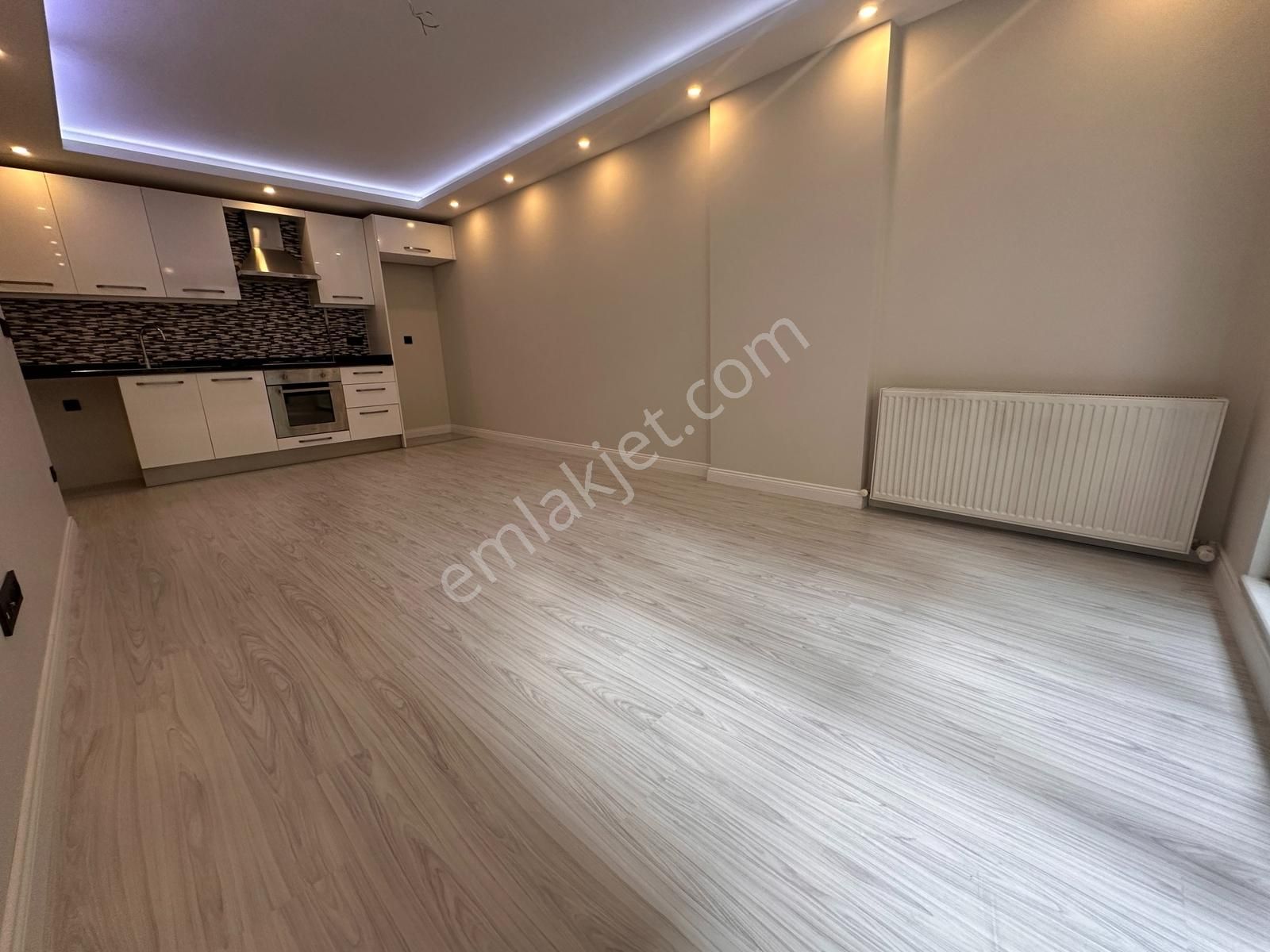 Tamiş'den Küçükyalı Atatürk Caddesinde 6 Yıllk 2.kat Balkonlu2+1 - Görsel 7