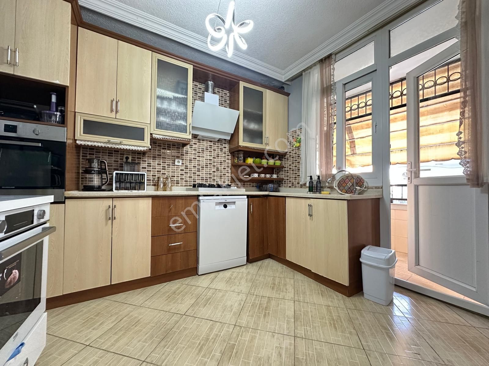 Arve'den Bahçe Mah'de Asansörlü Ve İçi Full Yapılı Masraf. Daire - Görsel 9