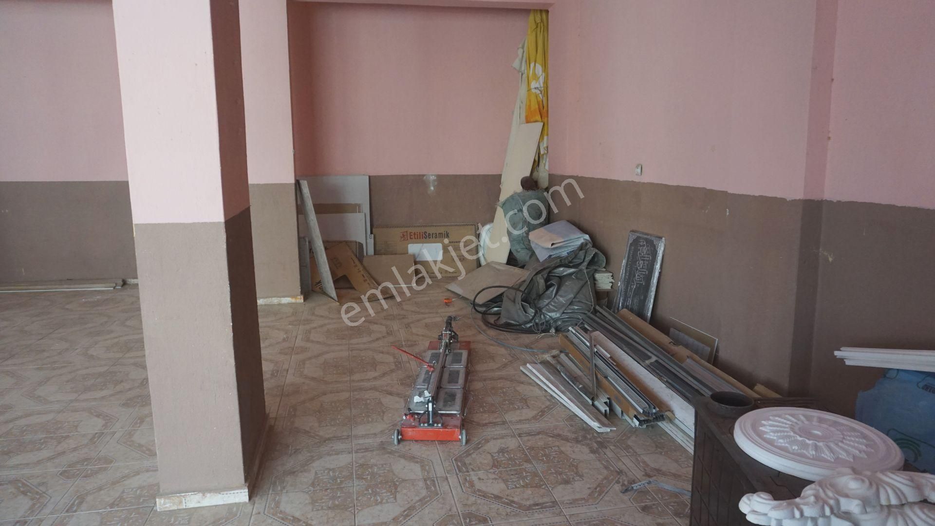 Asarlıkda Kiralık Dükkan 140 M2 Wc Li Çiğli Serkan Emlak Dan - Görsel 13