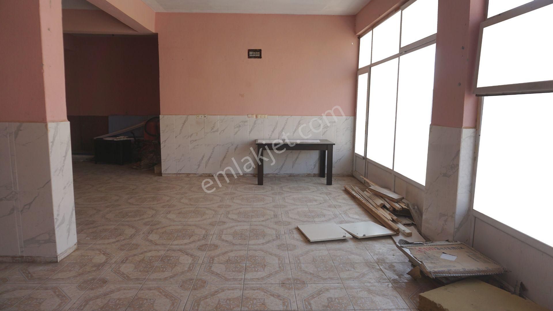 Asarlıkda Kiralık Dükkan 140 M2 Wc Li Çiğli Serkan Emlak Dan