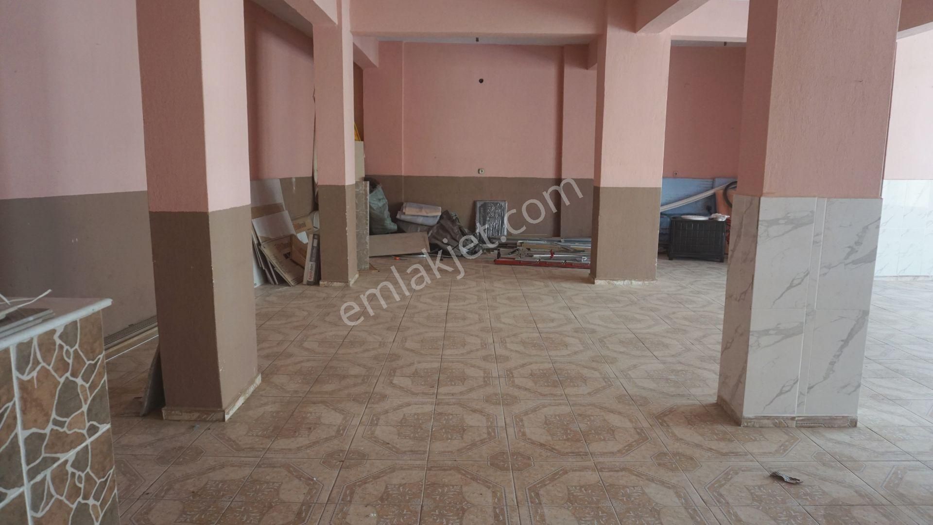 Asarlıkda Kiralık Dükkan 140 M2 Wc Li Çiğli Serkan Emlak Dan - Görsel 9