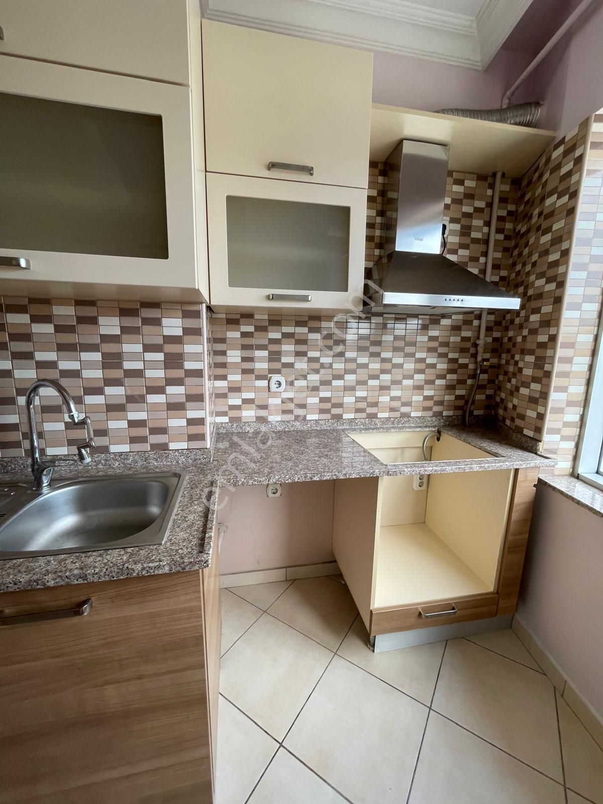 Emlak Dünyasından Küçükyalıda Atatürk Caddesinde Ön Köşe Cephe Etrafı Açık Lüx 3+2 Dublex - Görsel 19