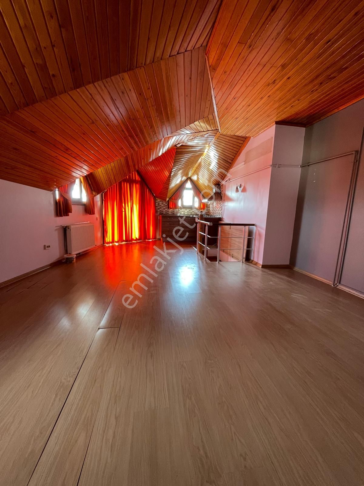 Emlak Dünyasından Küçükyalıda Atatürk Caddesinde Ön Köşe Cephe Etrafı Açık Lüx 3+2 Dublex - Görsel 4