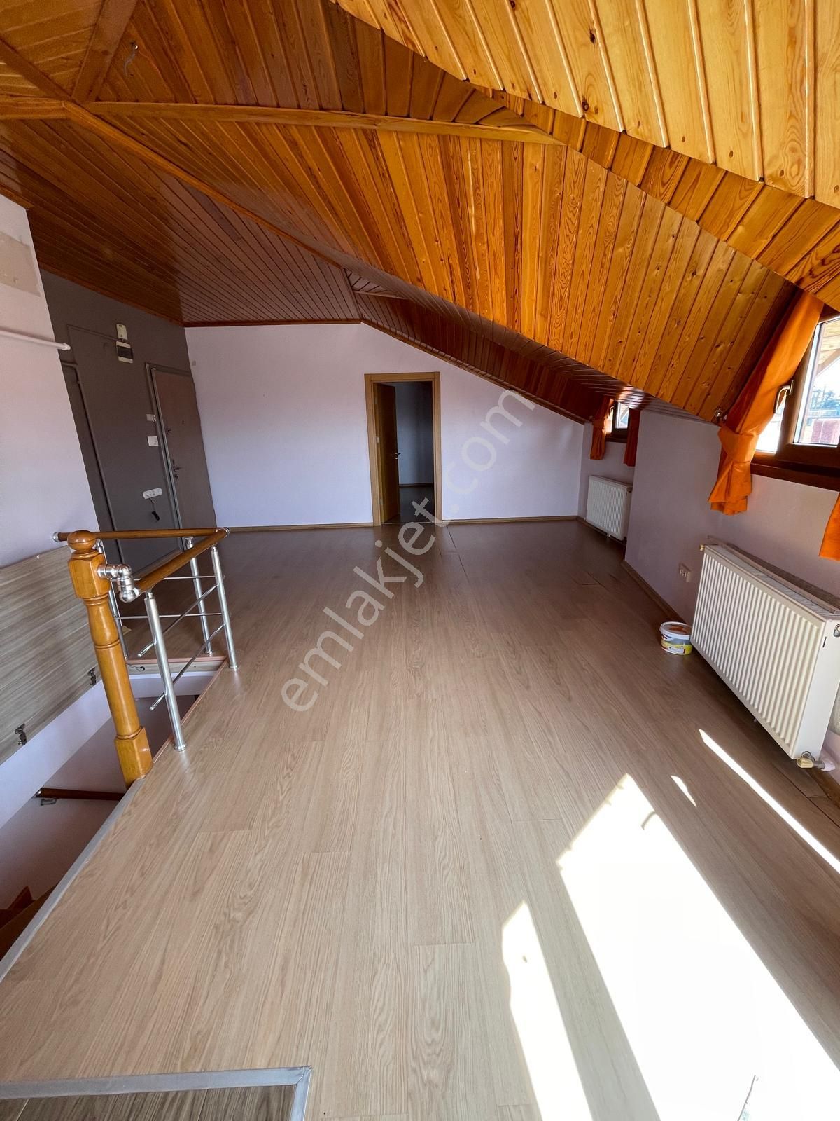 Emlak Dünyasından Küçükyalıda Atatürk Caddesinde Ön Köşe Cephe Etrafı Açık Lüx 3+2 Dublex - Görsel 5