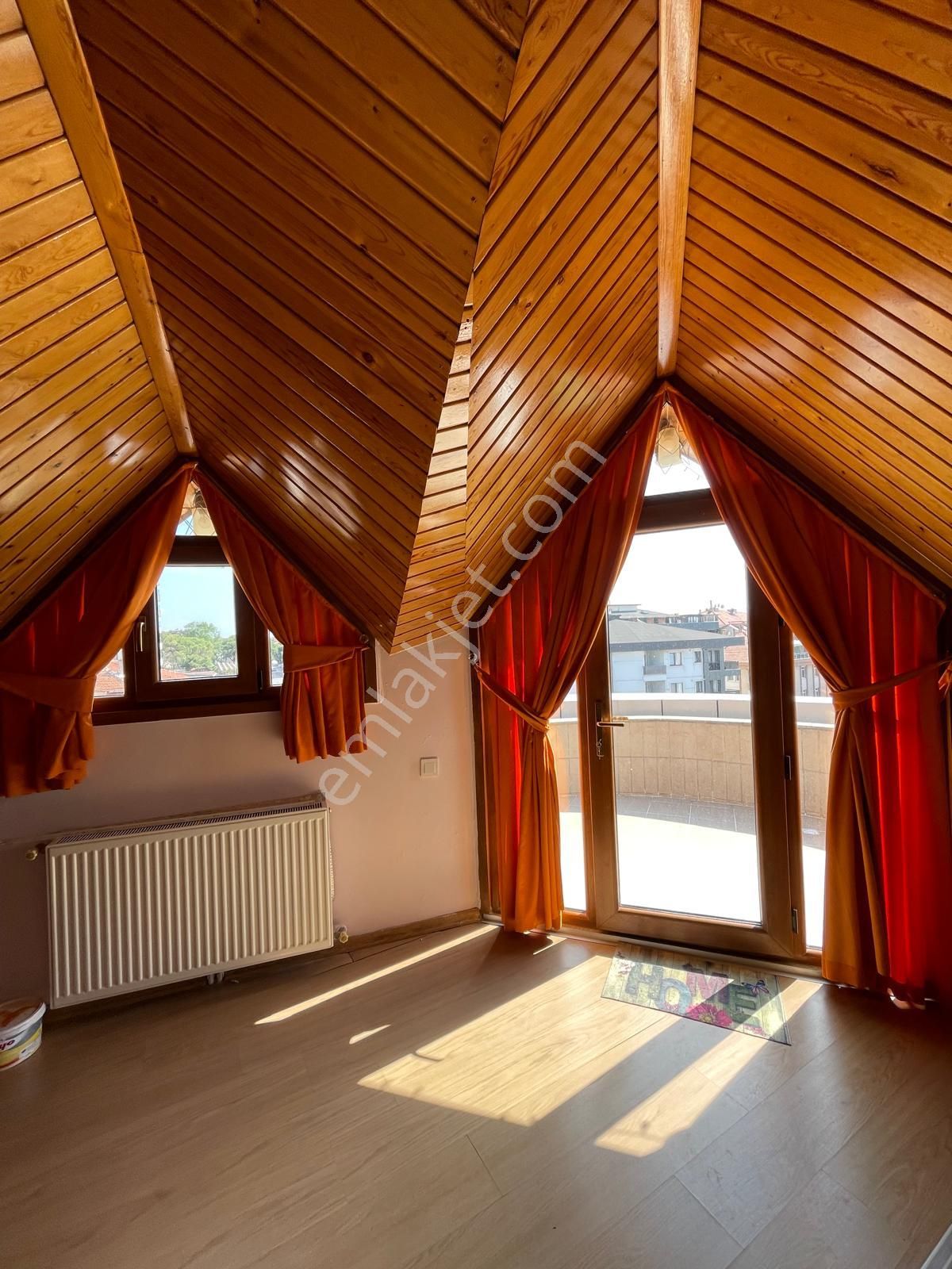 Emlak Dünyasından Küçükyalıda Atatürk Caddesinde Ön Köşe Cephe Etrafı Açık Lüx 3+2 Dublex - Görsel 7