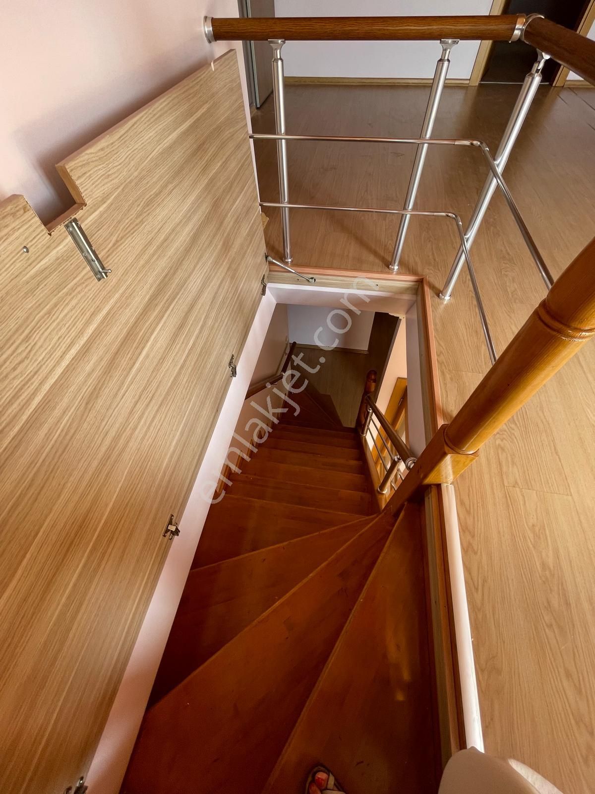 Emlak Dünyasından Küçükyalıda Atatürk Caddesinde Ön Köşe Cephe Etrafı Açık Lüx 3+2 Dublex - Görsel 15