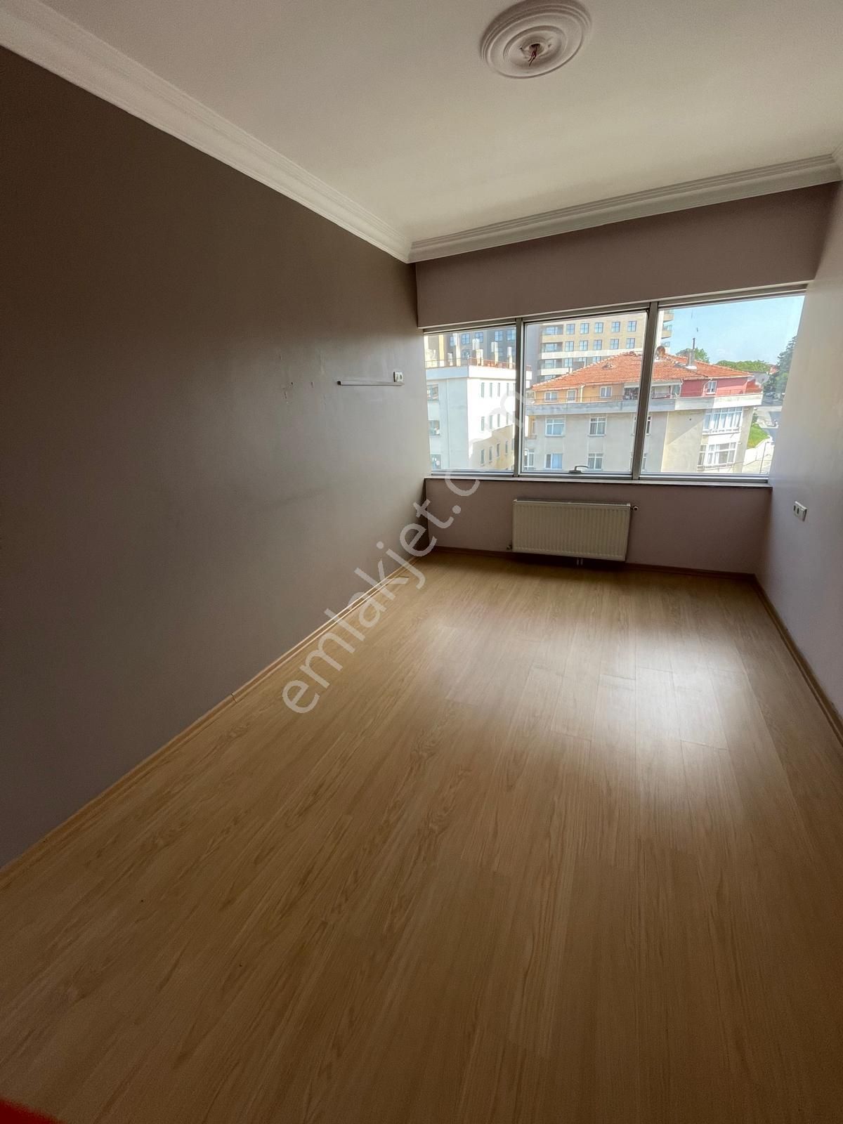 Emlak Dünyasından Küçükyalıda Atatürk Caddesinde Ön Köşe Cephe Etrafı Açık Lüx 3+2 Dublex - Görsel 26