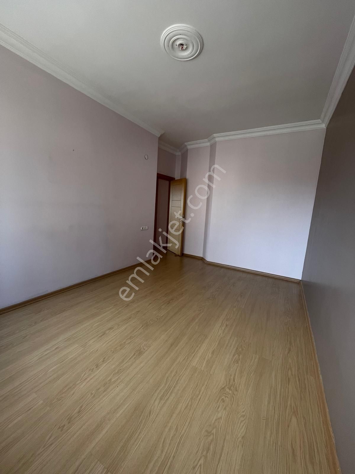 Emlak Dünyasından Küçükyalıda Atatürk Caddesinde Ön Köşe Cephe Etrafı Açık Lüx 3+2 Dublex - Görsel 27