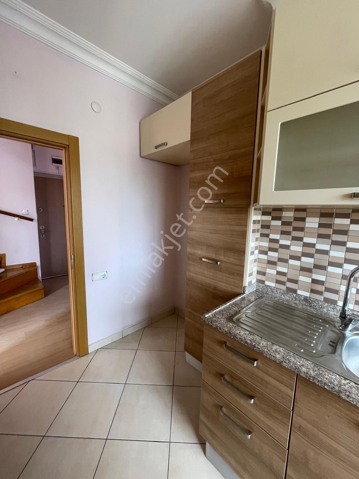 Emlak Dünyasından Küçükyalıda Atatürk Caddesinde Ön Köşe Cephe Etrafı Açık Lüx 3+2 Dublex - Görsel 20