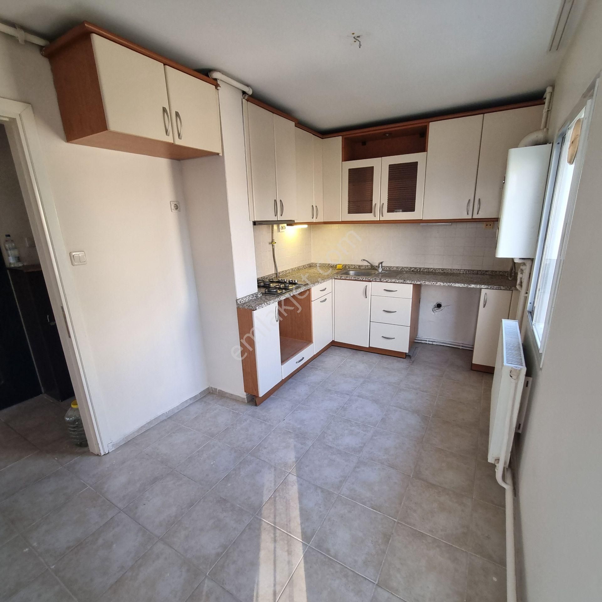 Bostanlı Mah. 2011 Sokak’ta Ferah, Aydınlık, 3+1 Kiralık Daire - Görsel 9
