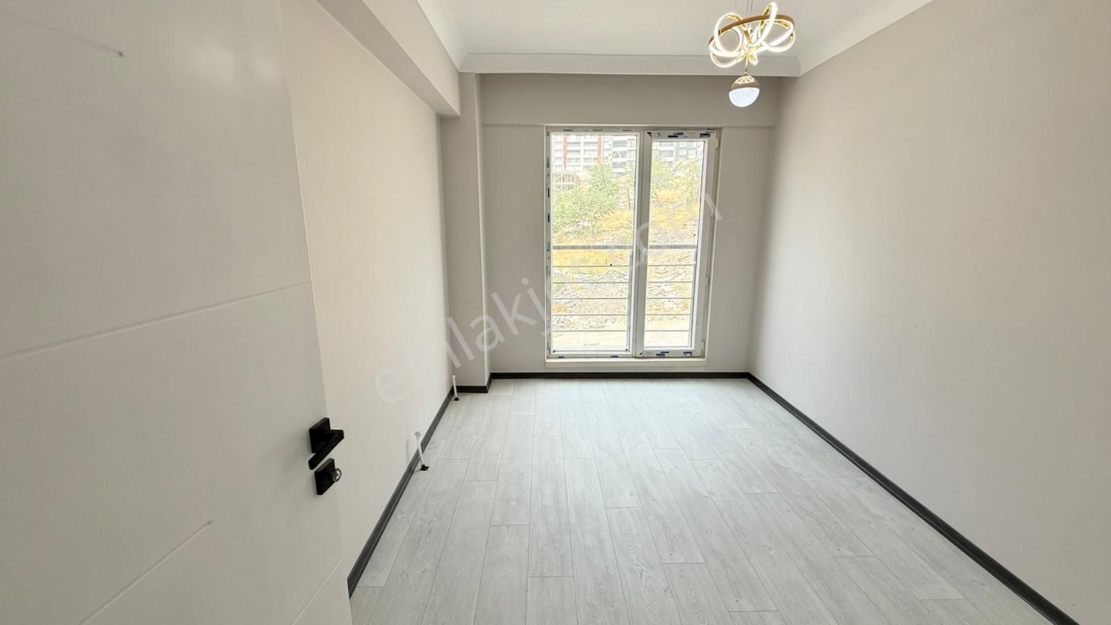 Altındağ - Feridun Çelik Mahallesi 4.cadde Yakınında A.katta Full+full Yapılı 3+1 Satılık Daire !! - Görsel 13