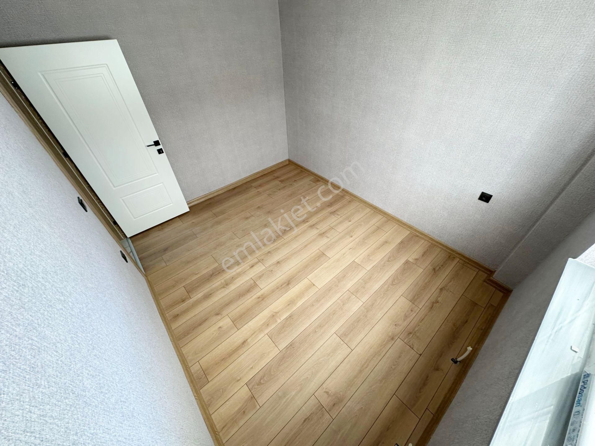 M.k.mh'de ! Güncel Fiyatlı ! 3+1 1.kat Konumun'da Satılık Daire - Görsel 12