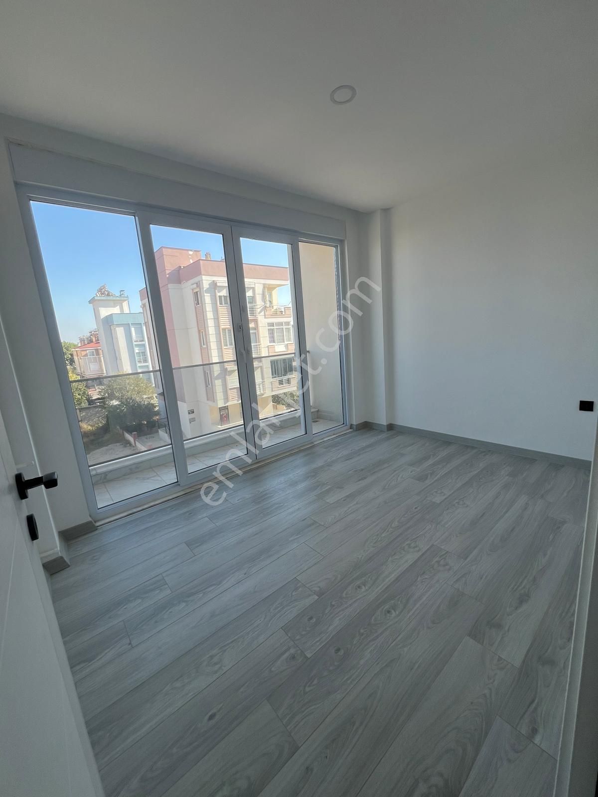 Aydogmuş'ta Ara Katta 2+1 Lüks Daire - Görsel 12