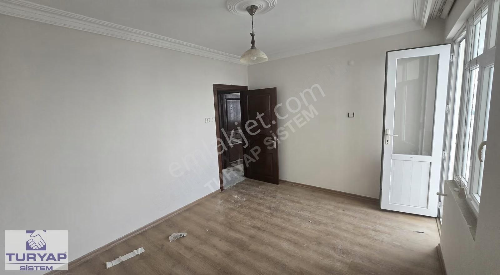 Turyap Sistem'den Sahile Yakın Site İçi Havuzlu Geniş 3+1 - Görsel 9