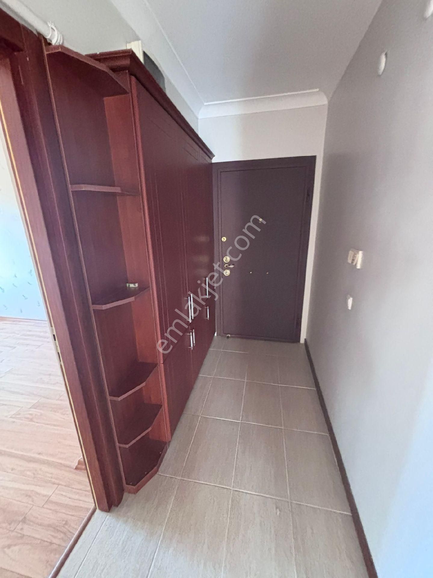 Eski Salı Pazarı Mevki 3+1 Lüks Geniş Daire - Görsel 13