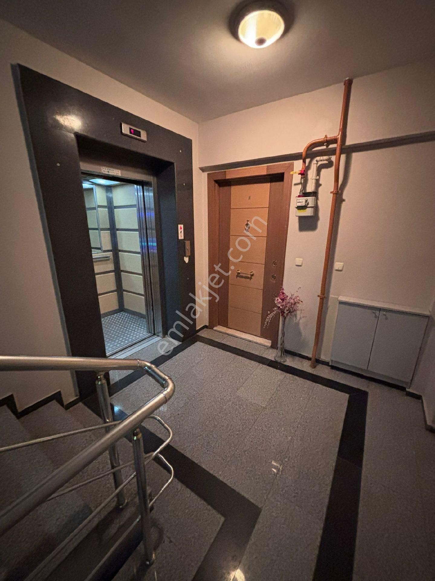 Eski Salı Pazarı Mevki 3+1 Lüks Geniş Daire - Görsel 30