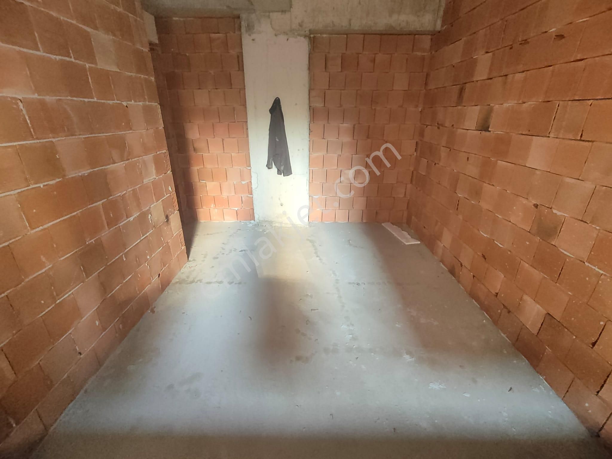 Emlak Dünyasından Küçükyalıda 2+1 70 M2 Satılık Fırsat Daire - Görsel 9