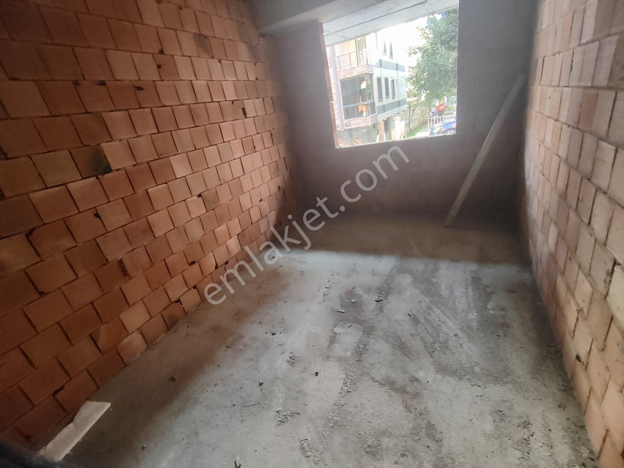 Emlak Dünyasından Küçükyalıda 2+1 70 M2 Satılık Fırsat Daire - Görsel 7