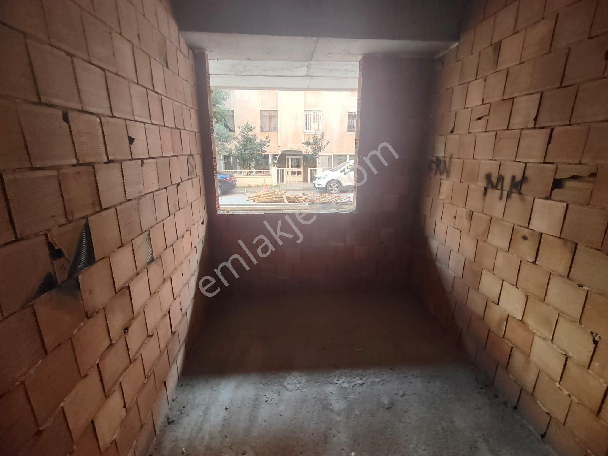 Emlak Dünyasından Küçükyalıda 2+1 70 M2 Satılık Fırsat Daire - Görsel 5