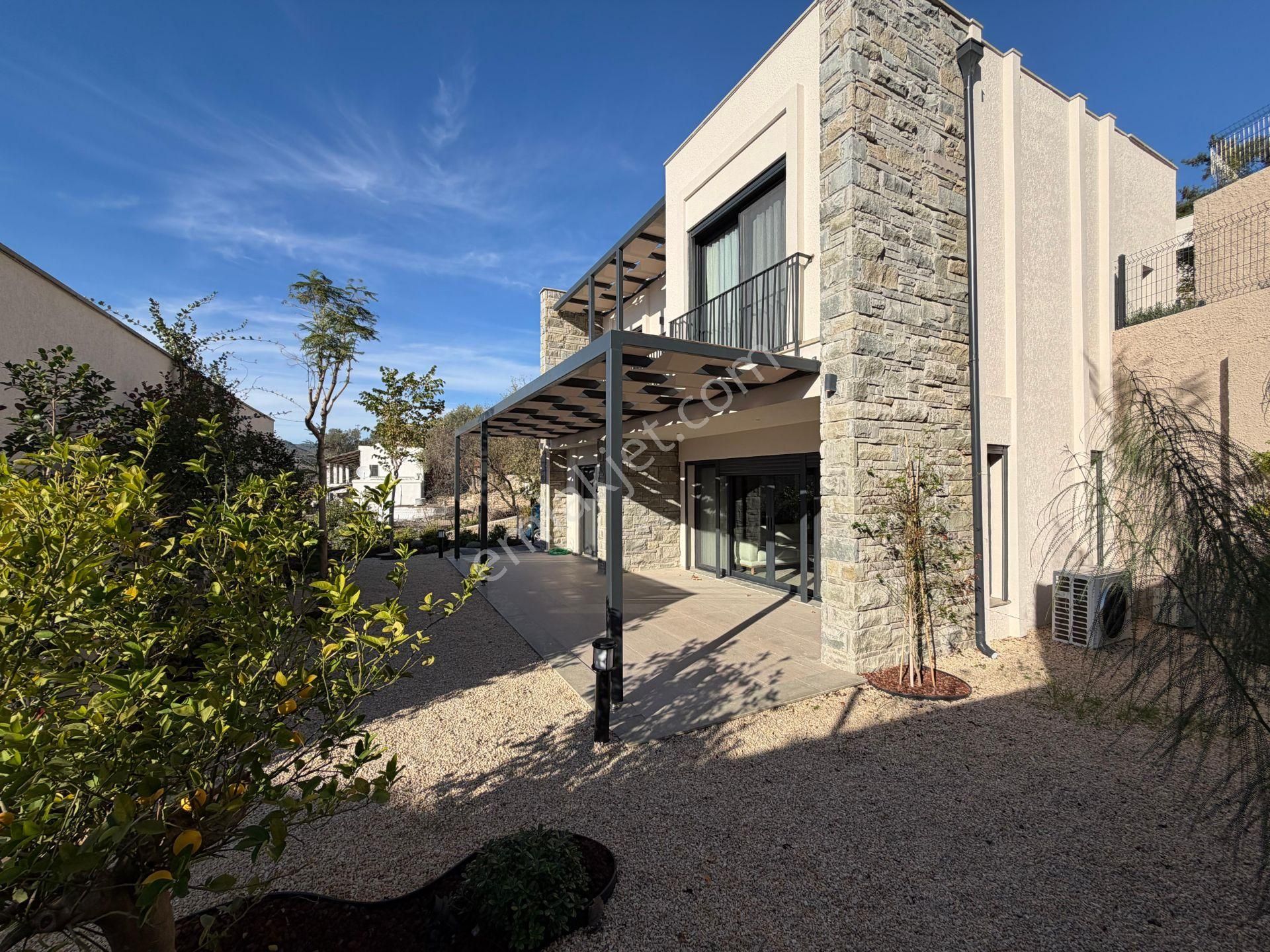 Bodrum'da Satıllık Yalıçiftlik'te Müstakil 3 + 1 Villa - Görsel 3