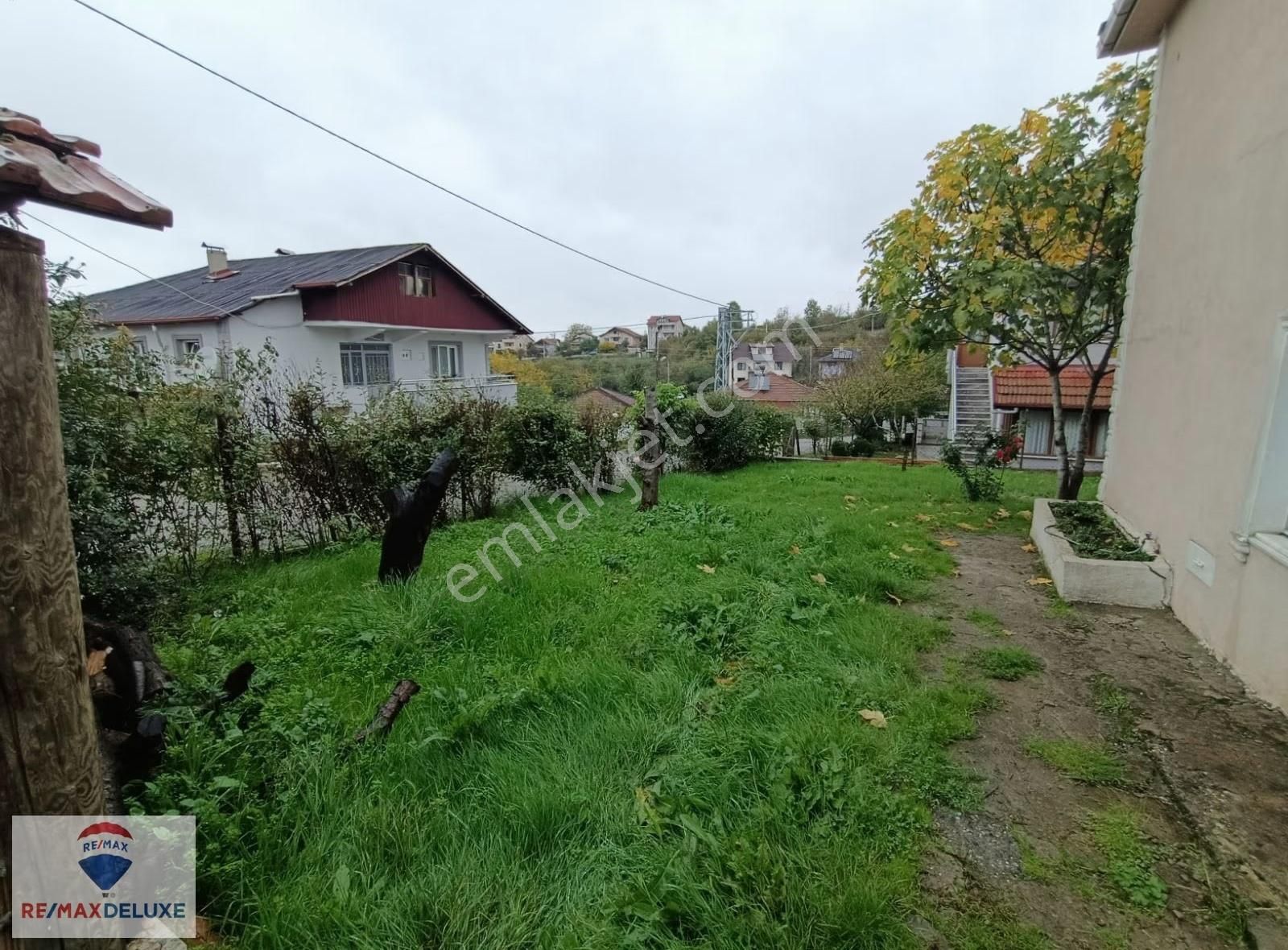 Uzuntarlada Müstakil 2 Katlı Ev Ve Arsası - Görsel 10