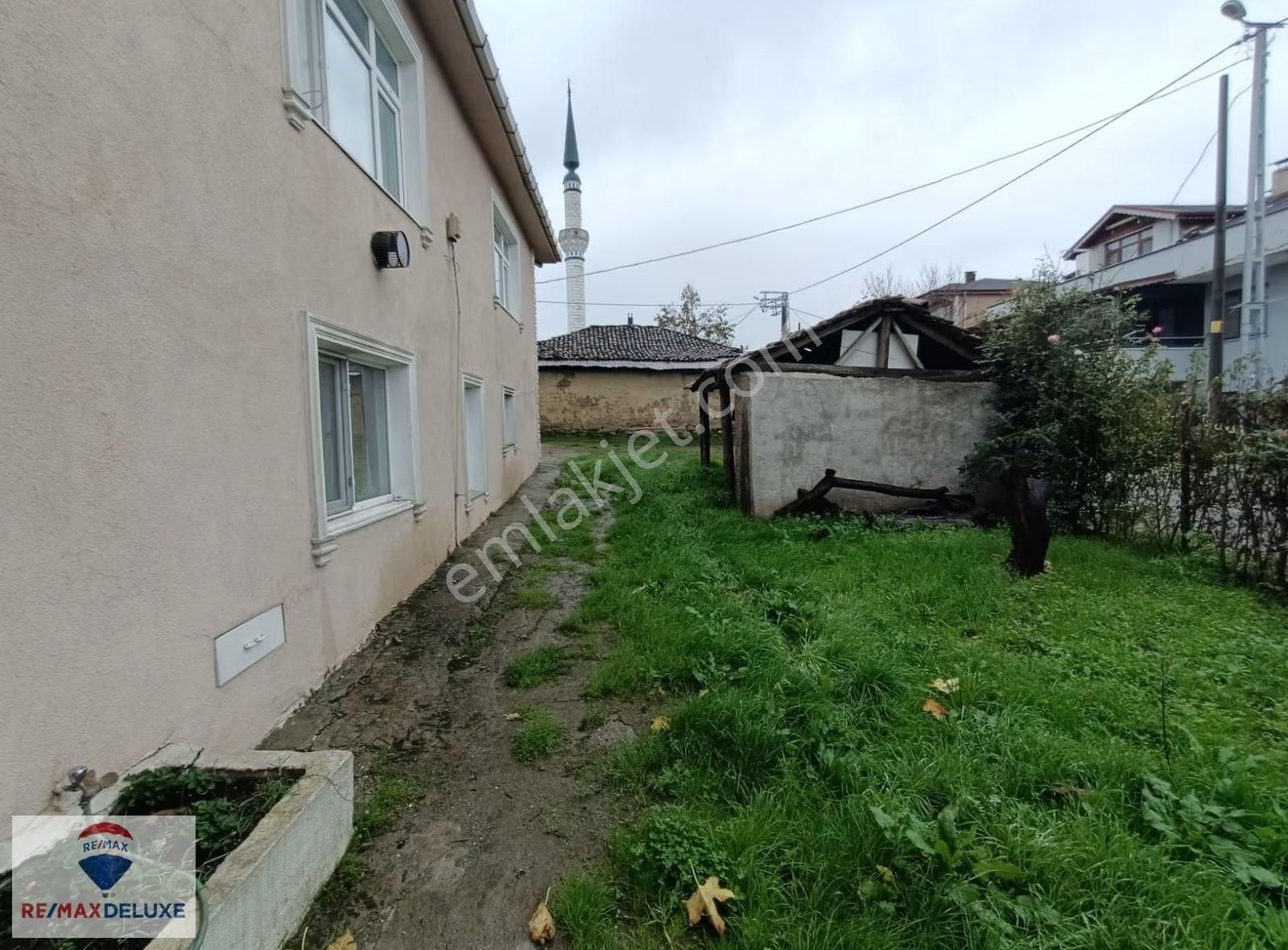 Uzuntarlada Müstakil 2 Katlı Ev Ve Arsası - Görsel 2