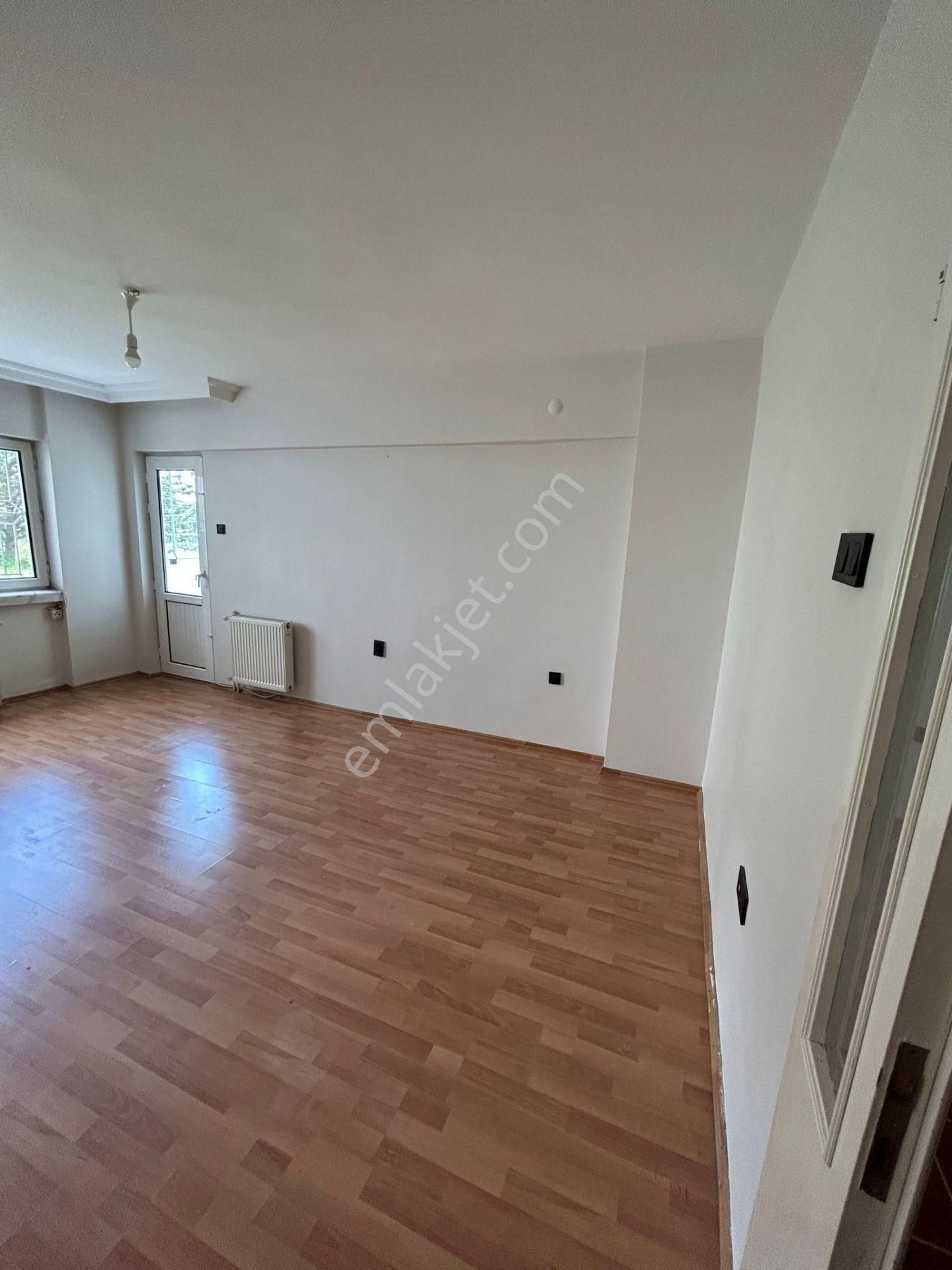 Polat Live Emlak'tan İnönü Mah. 3+1 Yapılı Merkezi Konumda - Görsel 2