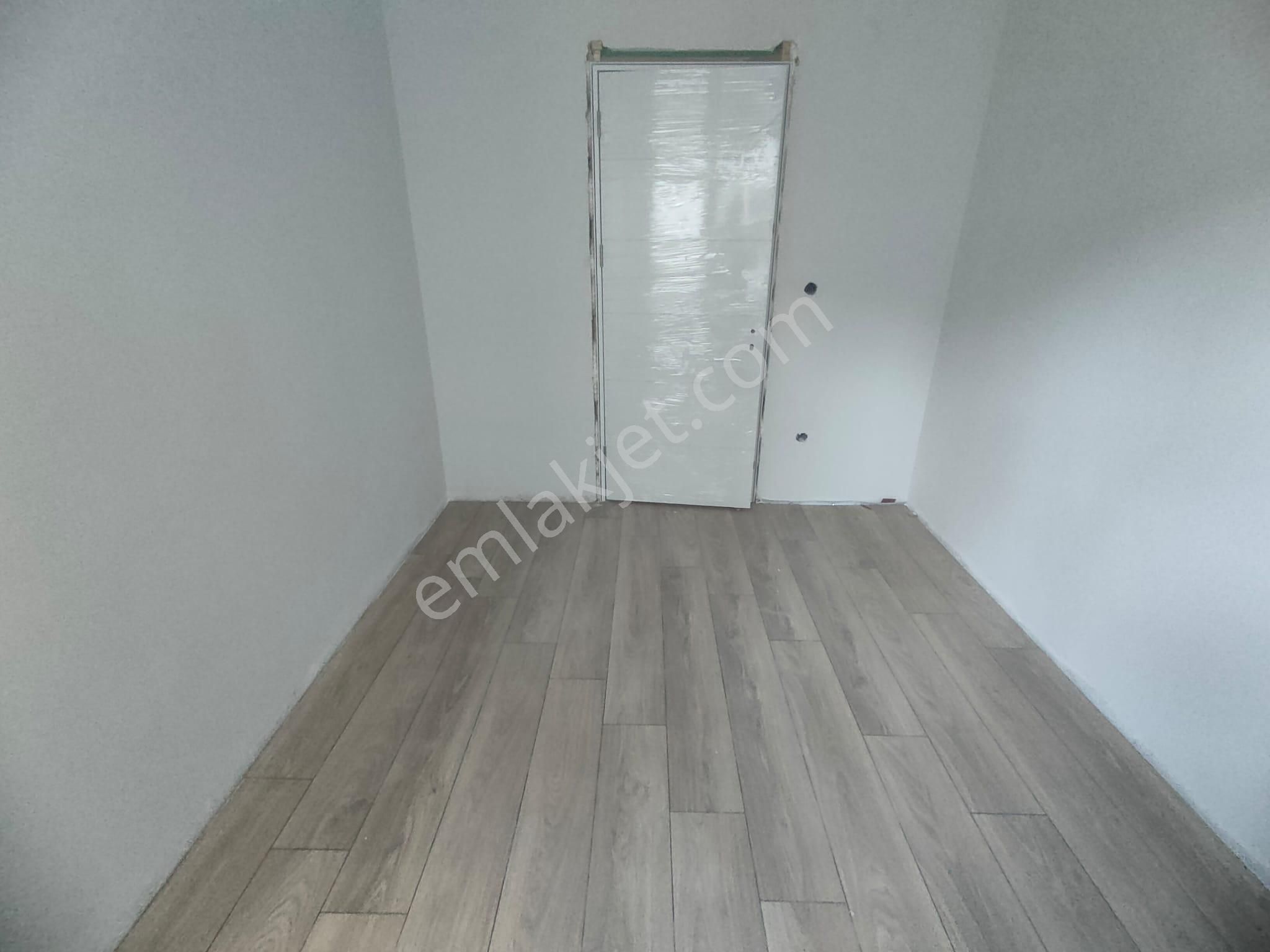 Emlak Dünyasından Küçükyalı Da Satılık 3+1 Ara Kat Daire - Görsel 9