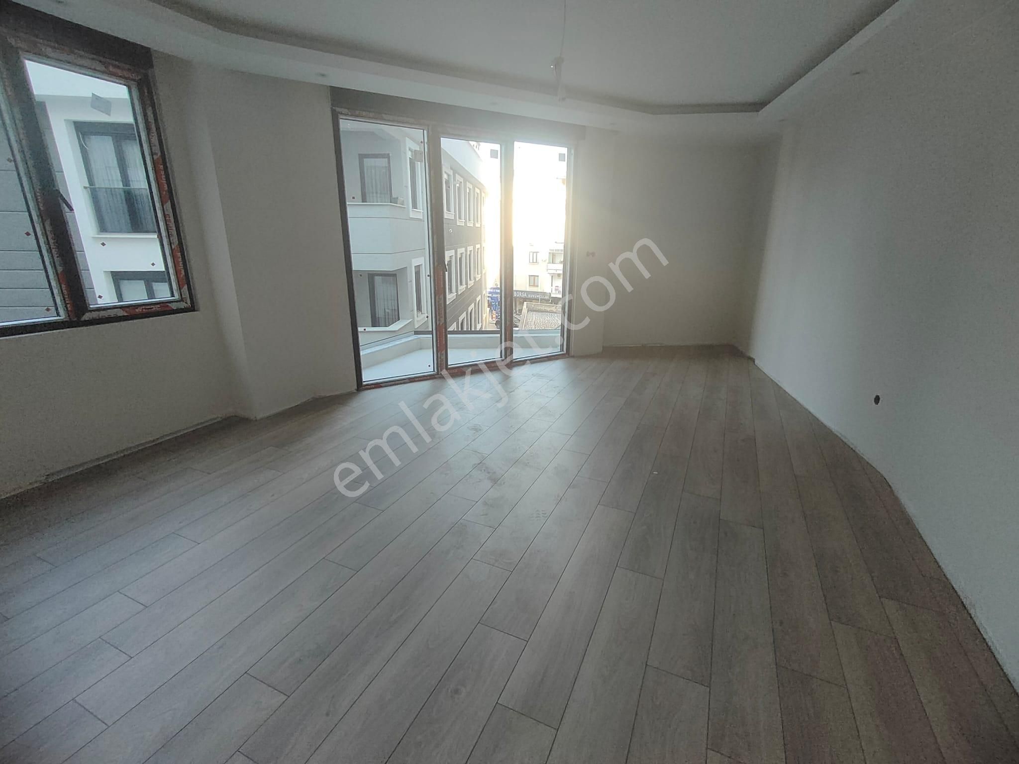 Emlak Dünyasından Küçükyalı Da Satılık 3+1 Ara Kat Daire - Görsel 3