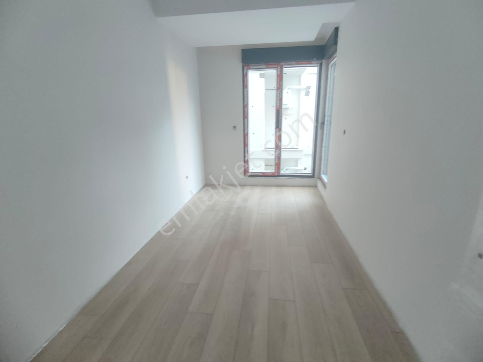 Emlak Dünyasından Küçükyalı Da Satılık 3+1 Ara Kat Daire - Görsel 10