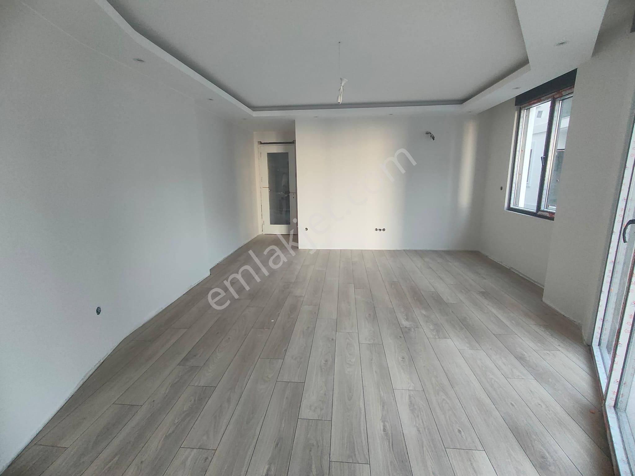 Emlak Dünyasından Küçükyalı Da Satılık 3+1 Ara Kat Daire - Görsel 4