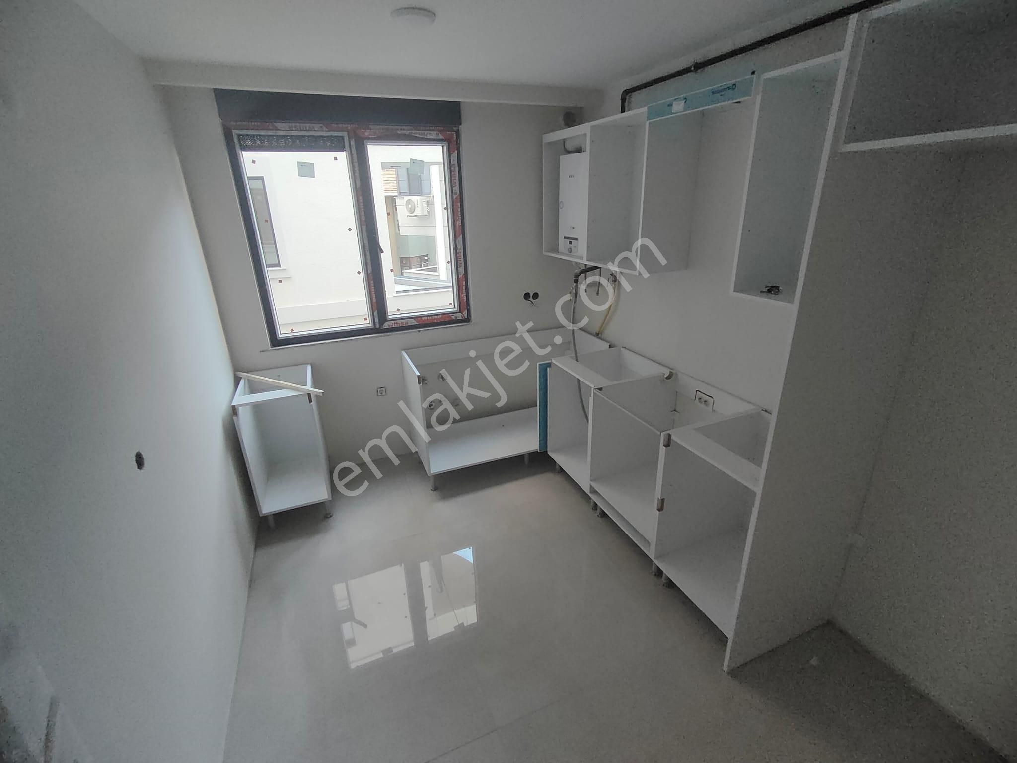 Emlak Dünyasından Küçükyalı Da Satılık 3+1 Ara Kat Daire - Görsel 7