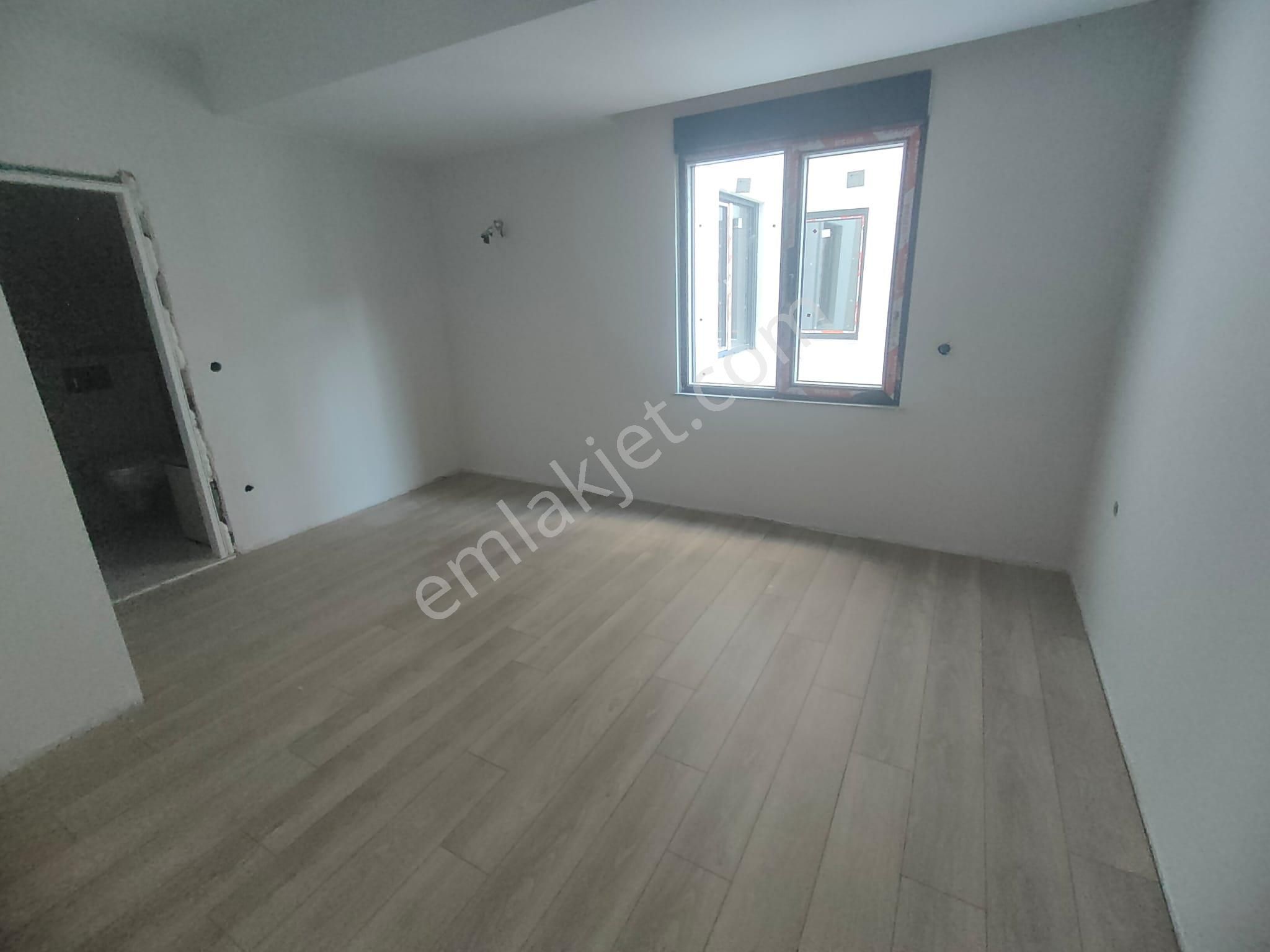 Emlak Dünyasından Küçükyalı Da Satılık 3+1 Ara Kat Daire - Görsel 12