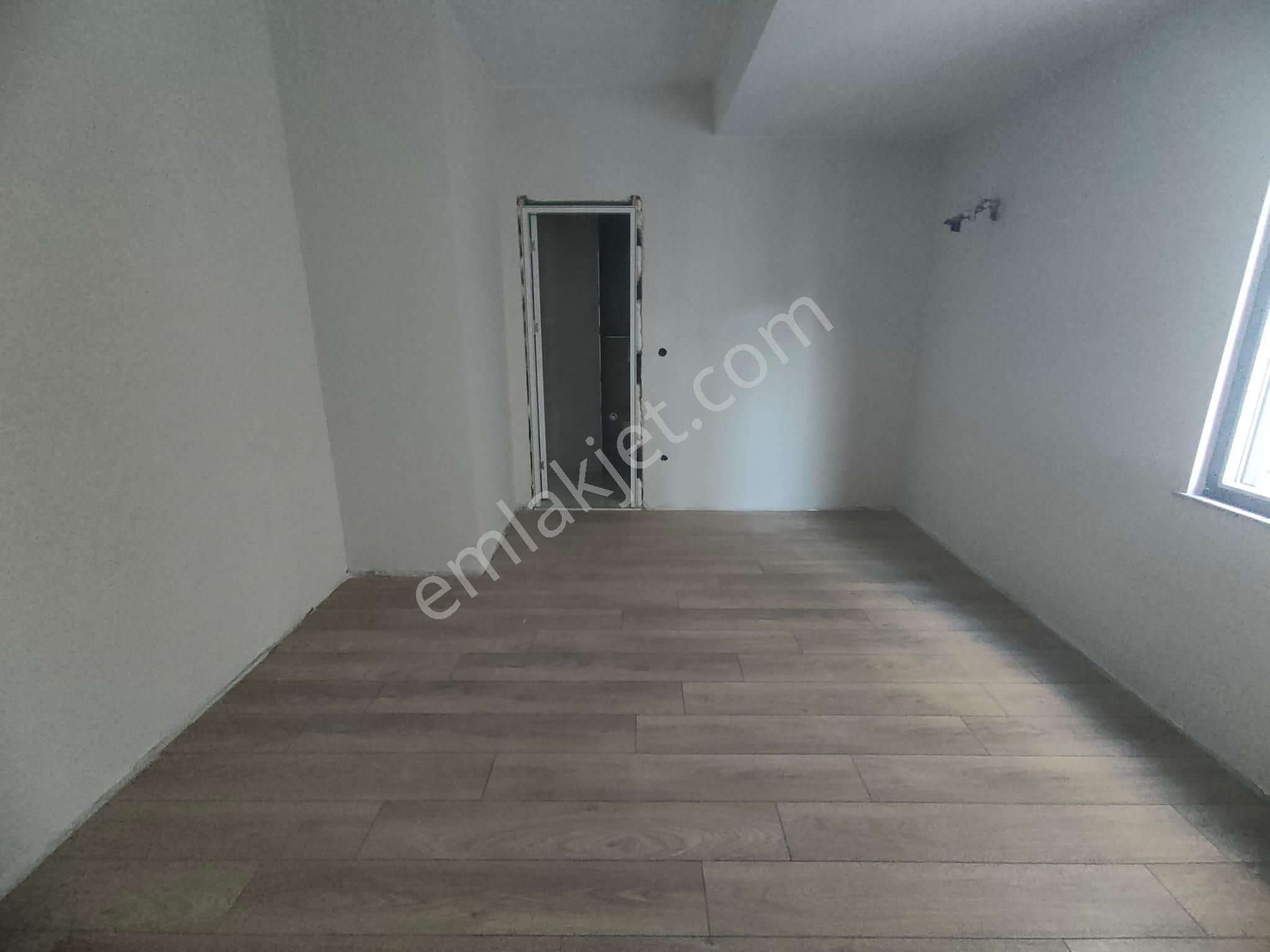 Emlak Dünyasından Küçükyalı Da Satılık 3+1 Ara Kat Daire - Görsel 13