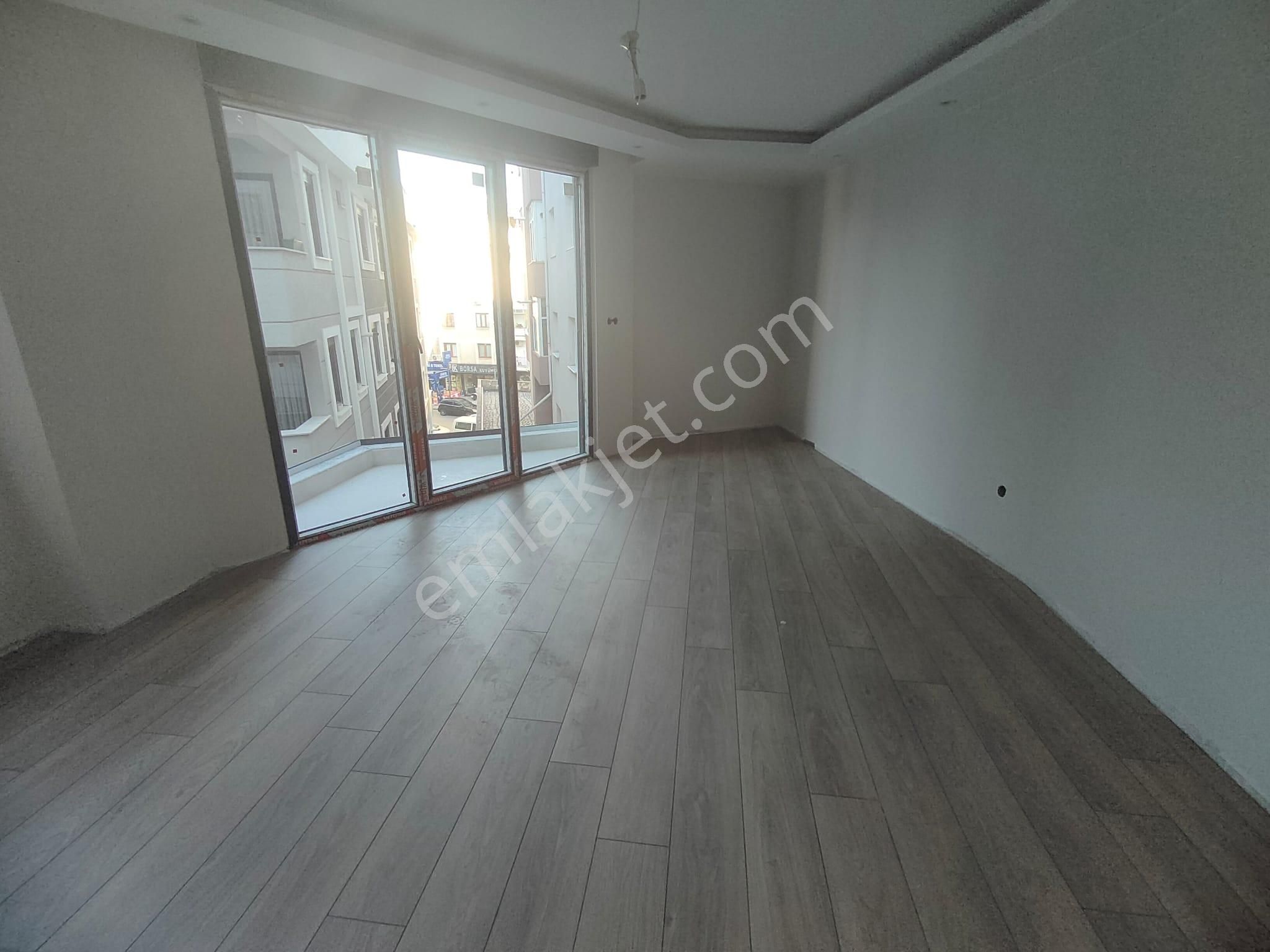 Emlak Dünyasından Küçükyalı Da Satılık 3+1 Ara Kat Daire - Görsel 2