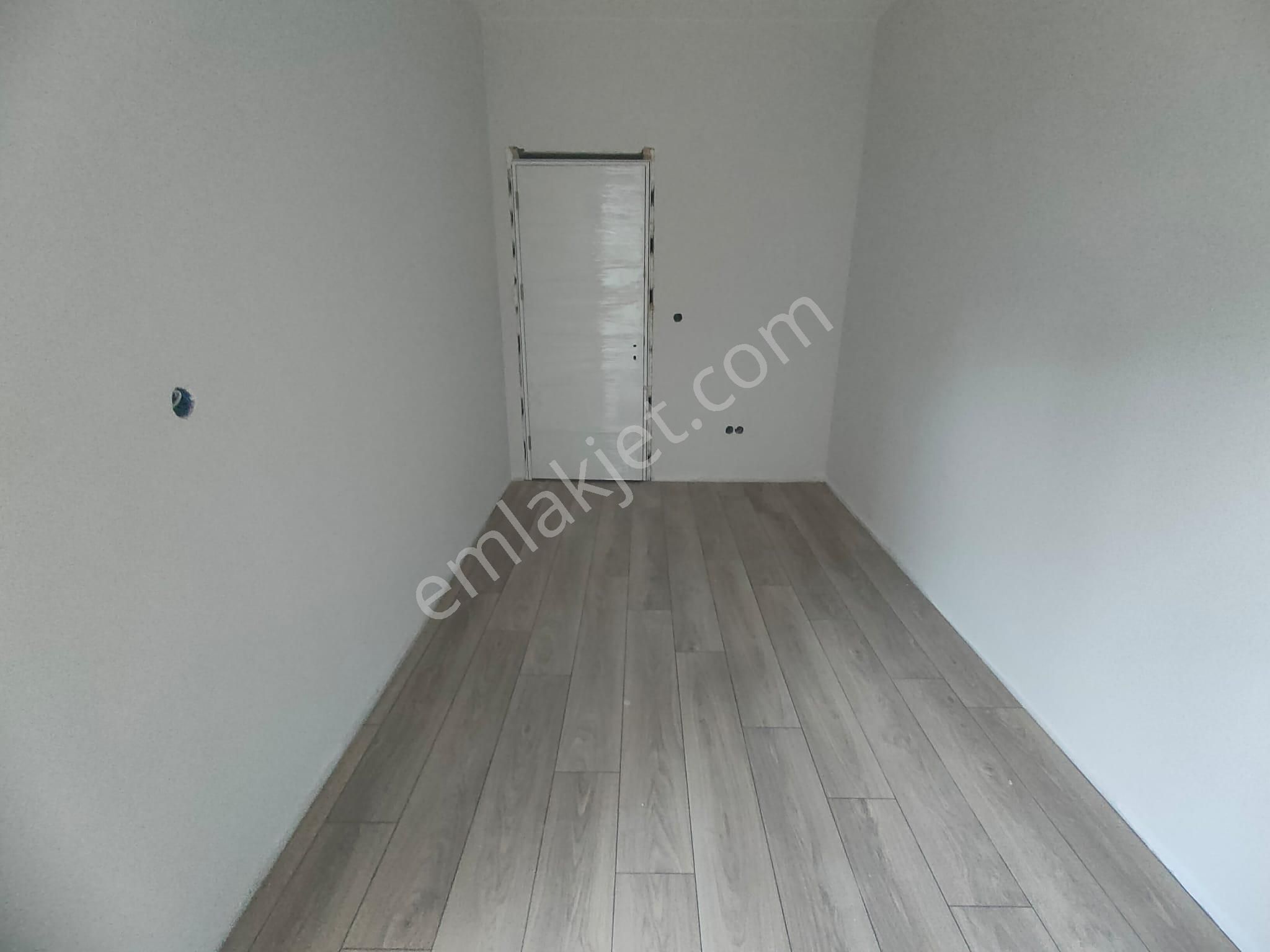 Emlak Dünyasından Küçükyalı Da Satılık 3+1 Ara Kat Daire - Görsel 11