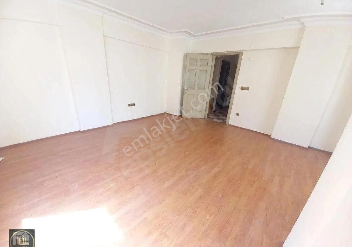 Fl Emlaktan Ümraniye Çakmak Metroya 10 Dk Yürüme Mesafesinde 3+1 Ara Kat Daire - Görsel 4