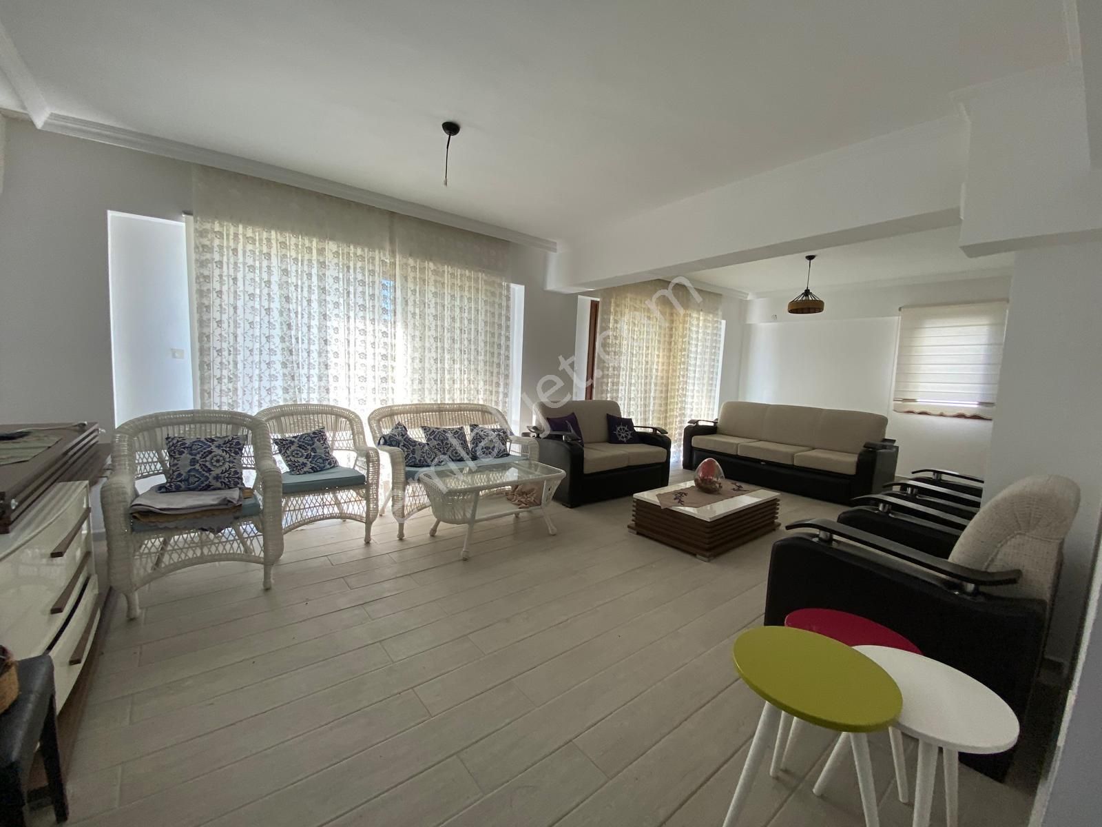 Dikili Salihlerde Şehriyar Villaların Da 7+1 Kiralık - Görsel 8