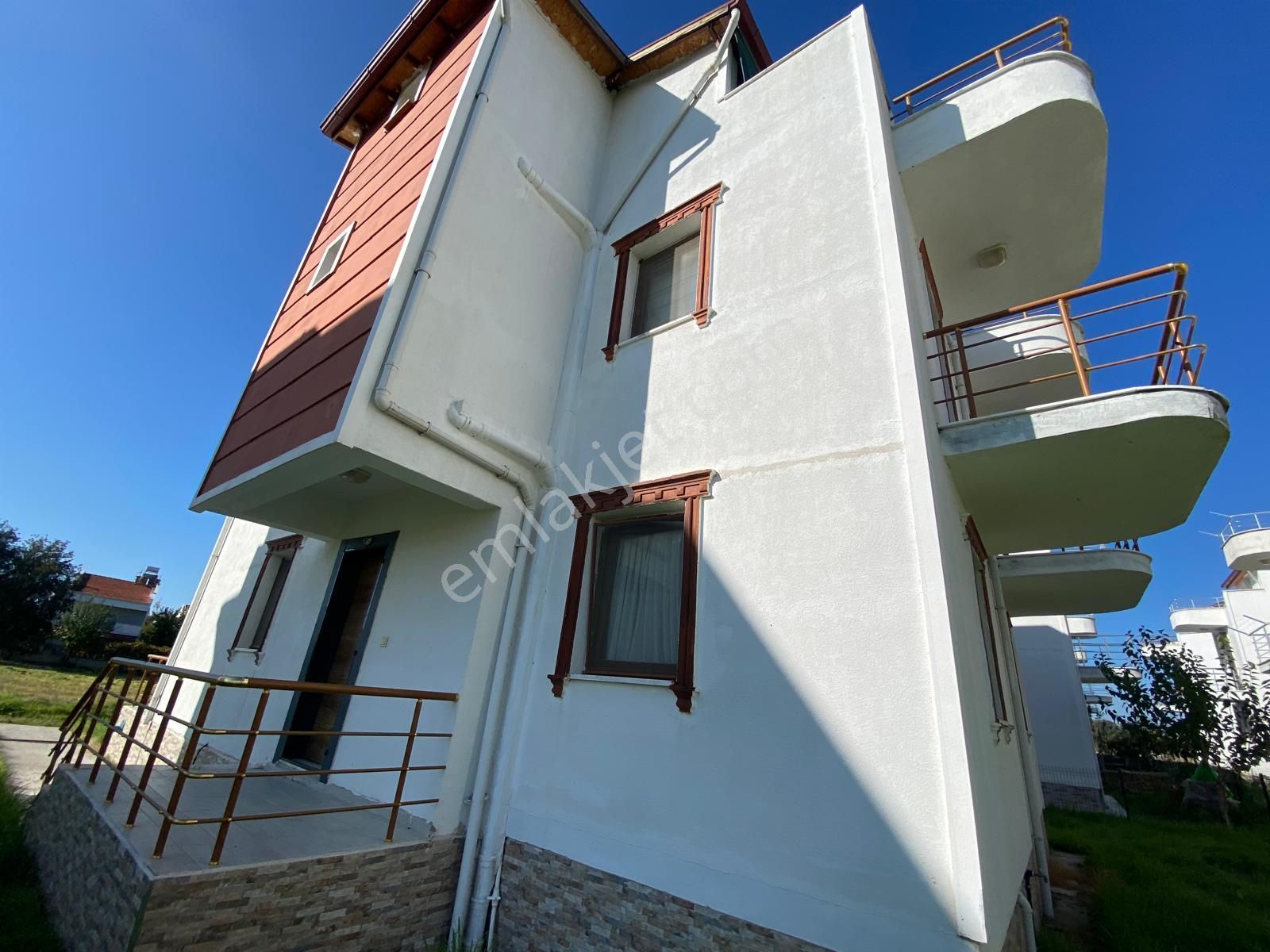 Dikili Salihlerde Şehriyar Villaların Da 7+1 Kiralık - Görsel 35