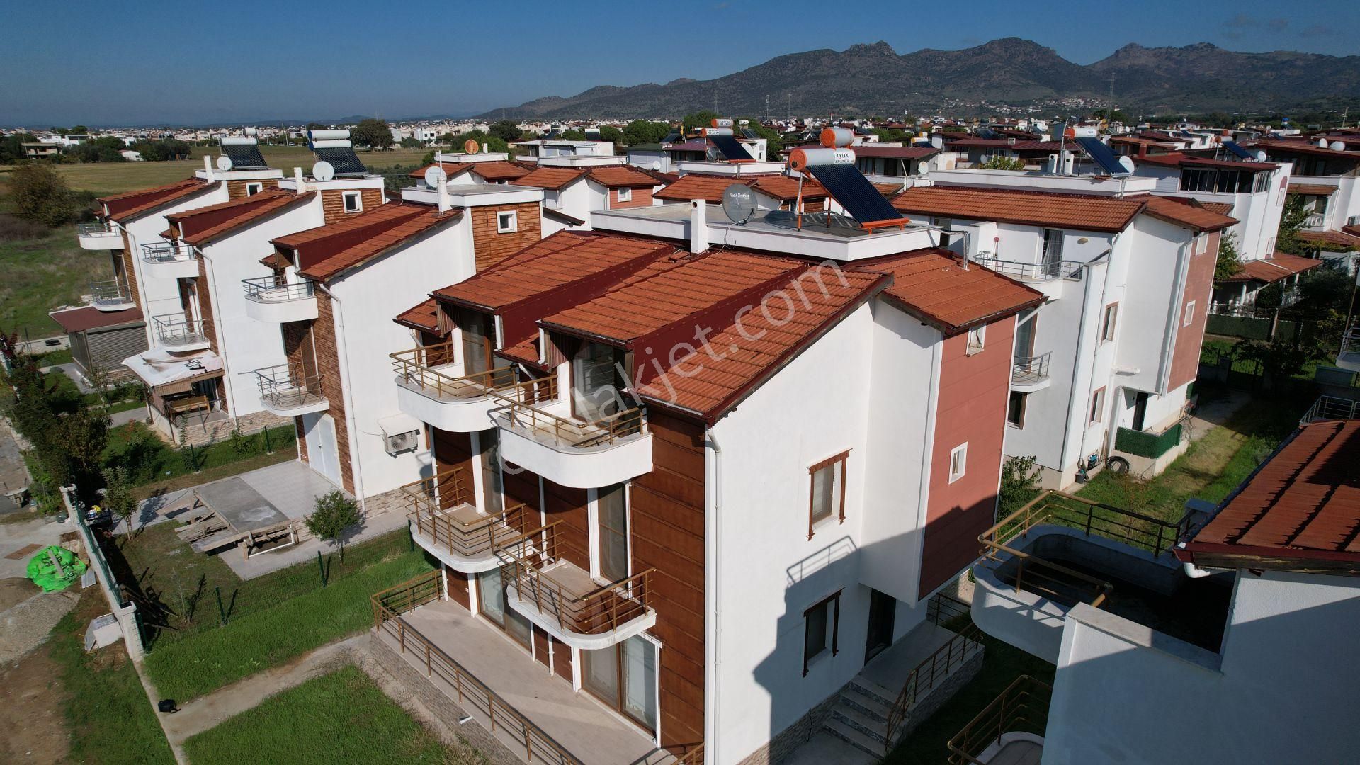 Dikili Salihlerde Şehriyar Villaların Da 7+1 Kiralık - Görsel 7