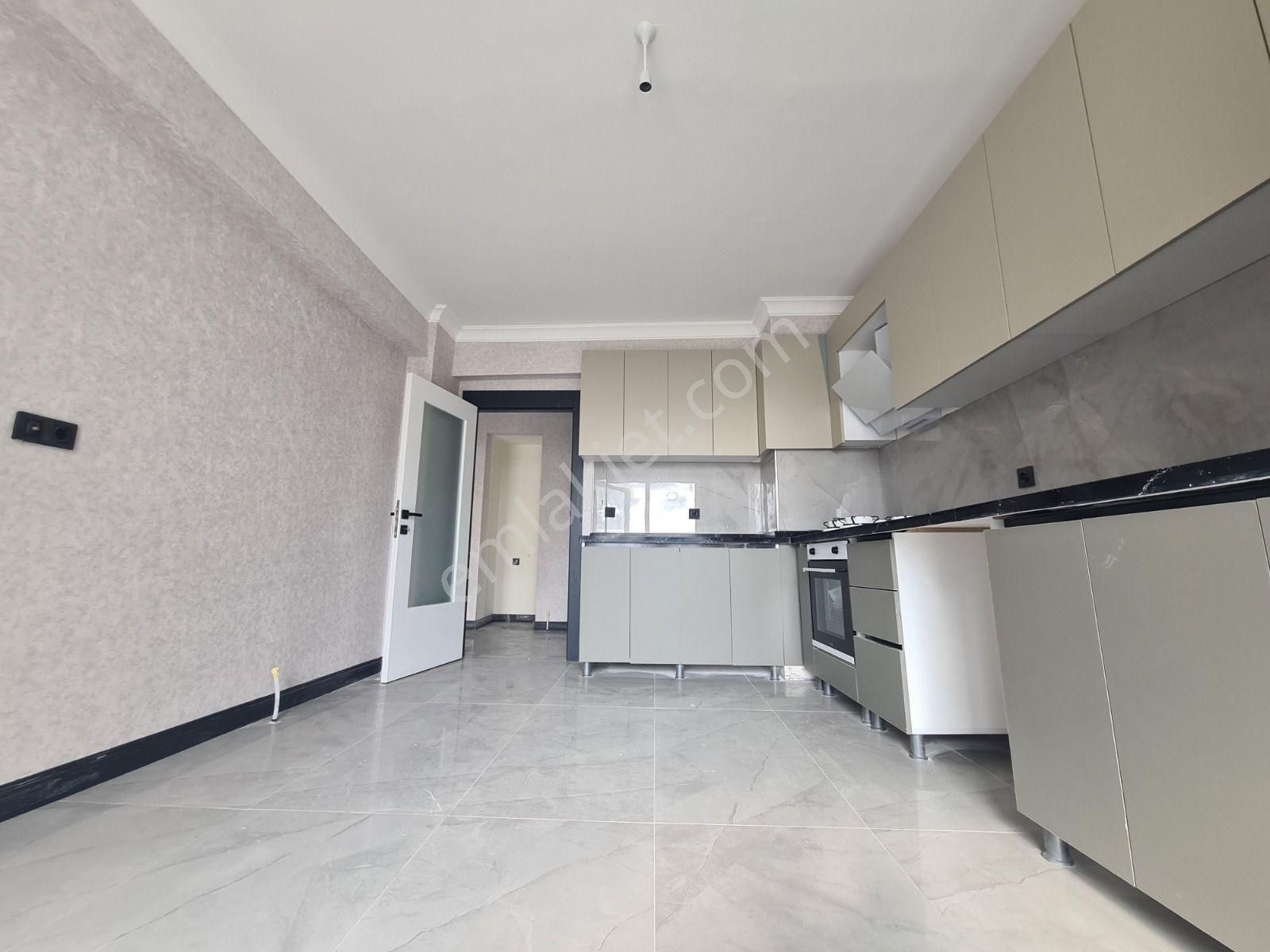 Park Manzaralı 9. Katta Teras Balkon /2 Banyo /sıfır 3+1 - Görsel 4
