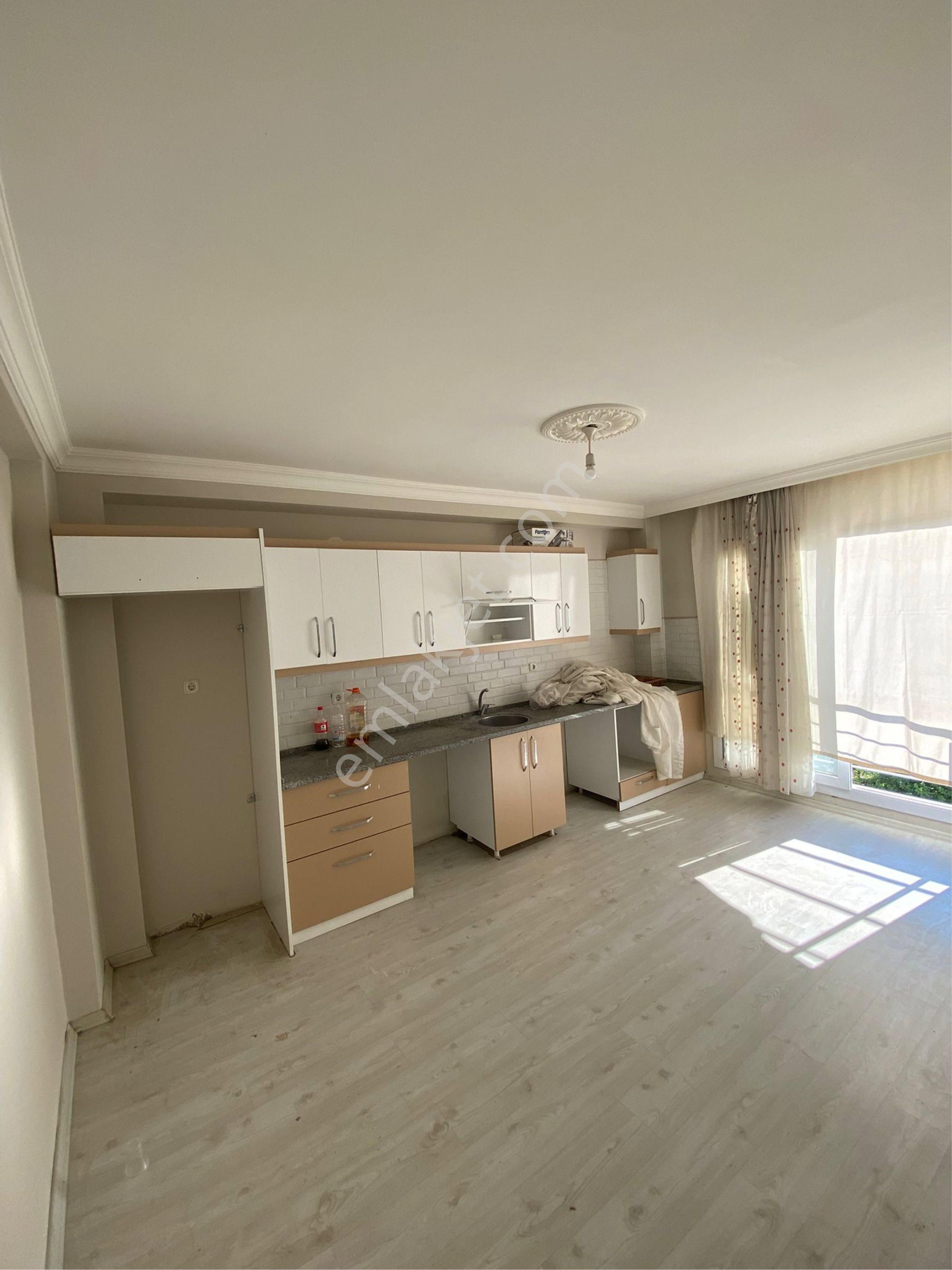 Hürriyet Caddesi Üzeri Kiralık Daire - Görsel 2