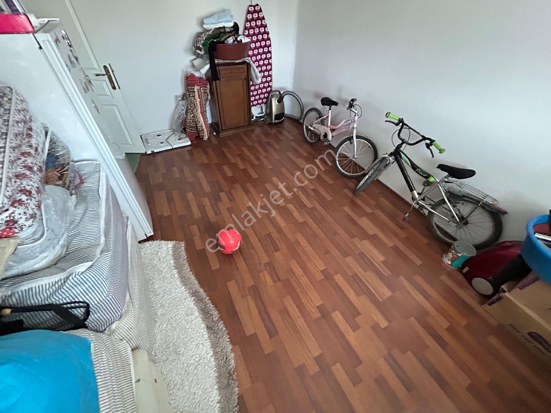 Cadde Üstü - Görsel 21