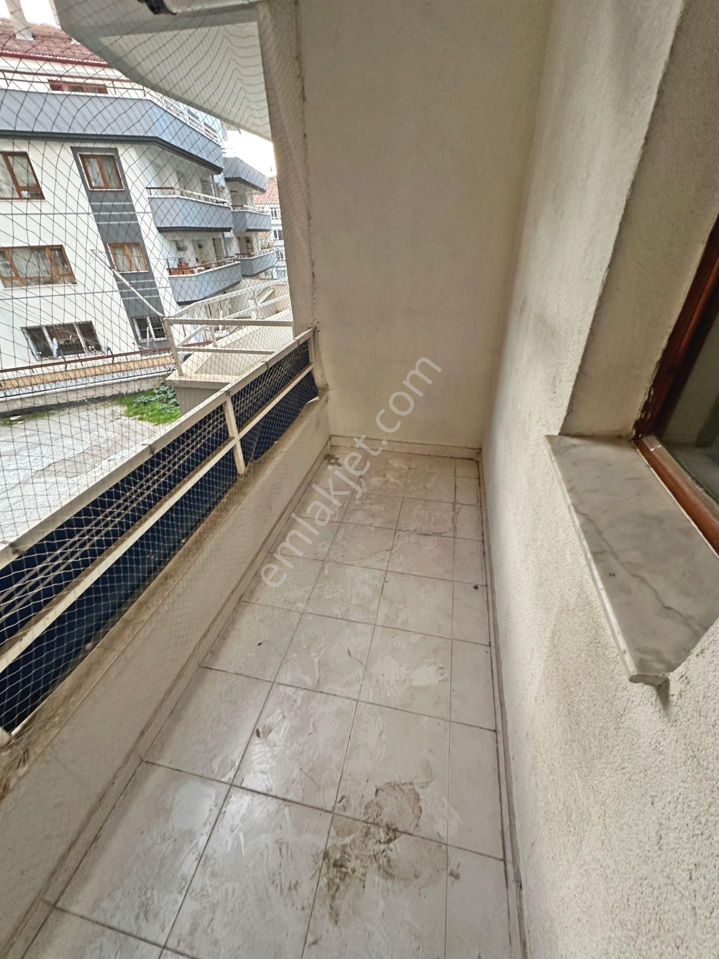 Saimekadın Göbek Yakını Ara Katta Geniş Kullanışlı 3+1 Kiralık Daire - Görsel 12