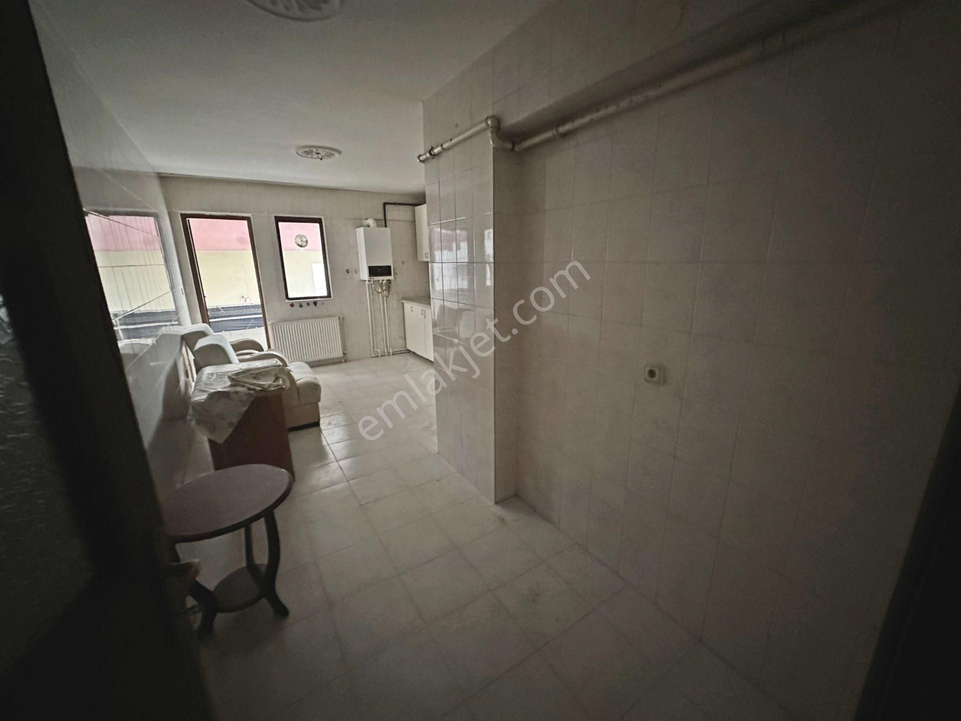 Saimekadın Göbek Yakını Ara Katta Geniş Kullanışlı 3+1 Kiralık Daire - Görsel 9