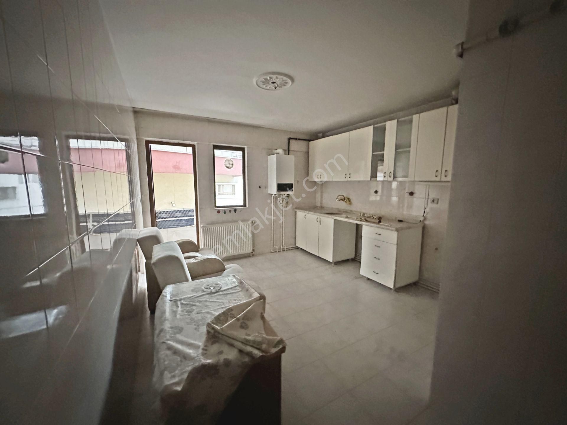 Saimekadın Göbek Yakını Ara Katta Geniş Kullanışlı 3+1 Kiralık Daire - Görsel 10