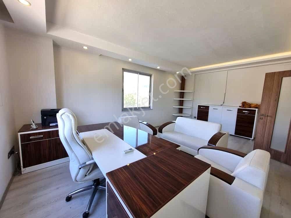 Alanya Büyükhasbahçe Mahallesi’nde Kiralık Mobilyalı Ofis