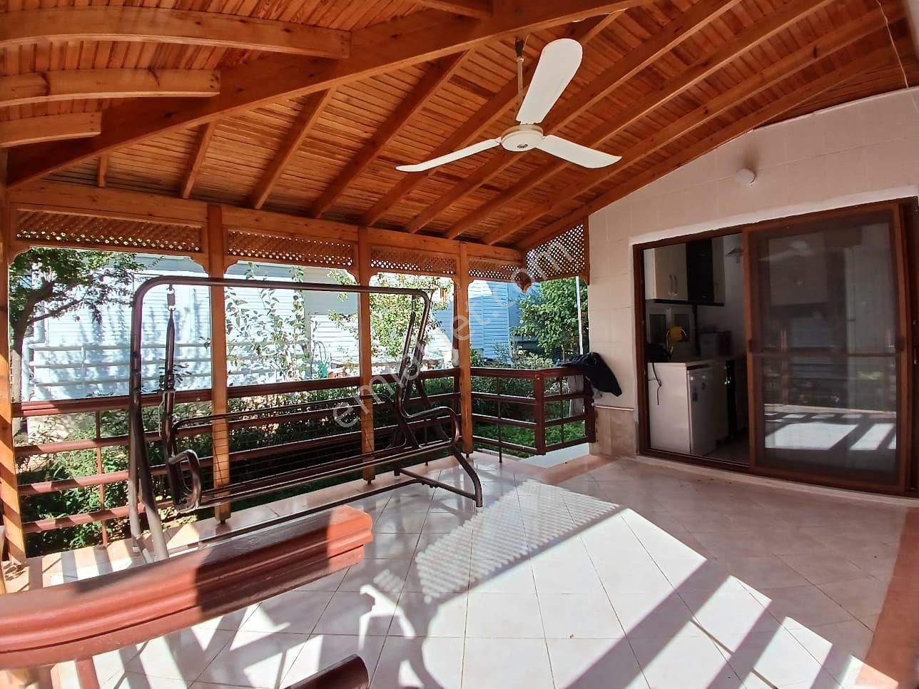 Merkezi Konumlu Denize Yürüme Mesafeli İkiz Villa - Görsel 4