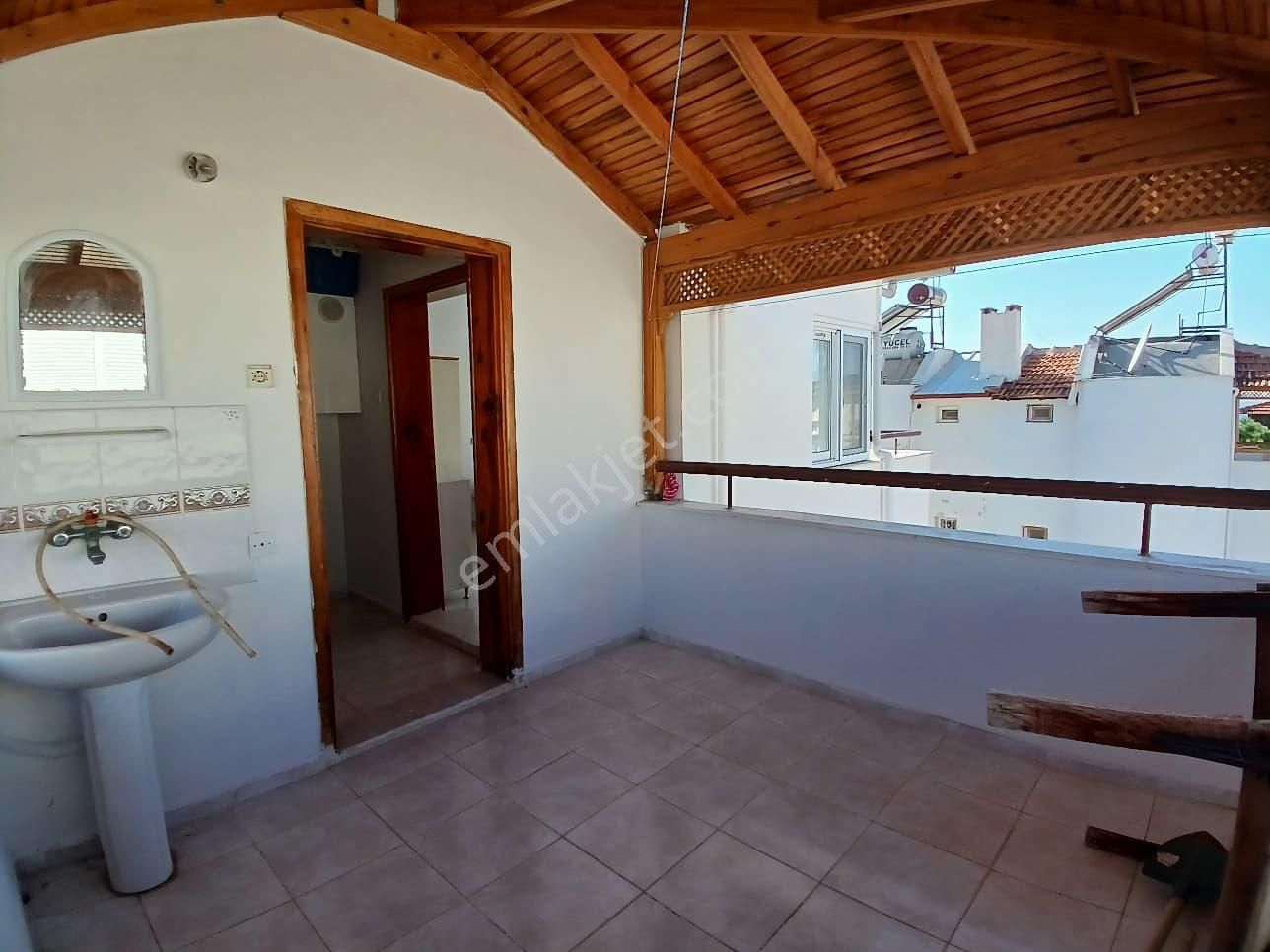 Merkezi Konumlu Denize Yürüme Mesafeli İkiz Villa - Görsel 29