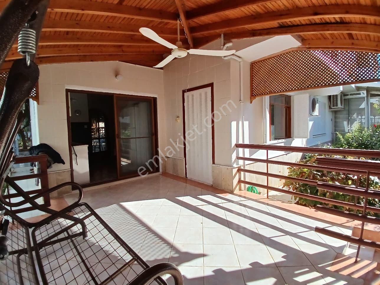 Merkezi Konumlu Denize Yürüme Mesafeli İkiz Villa - Görsel 8